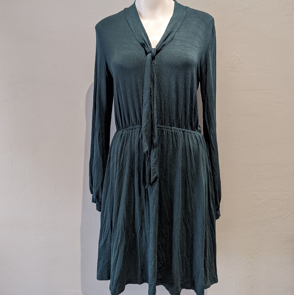 Amour‎ vert long sleeve jersey knit dress
